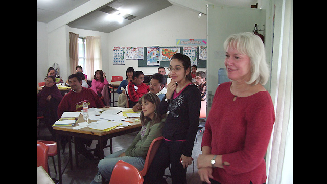 An English Language Fellow shares teaching techniques such as Readers Theater and Jazz Chants with the Mexican Association of Teachers of English.