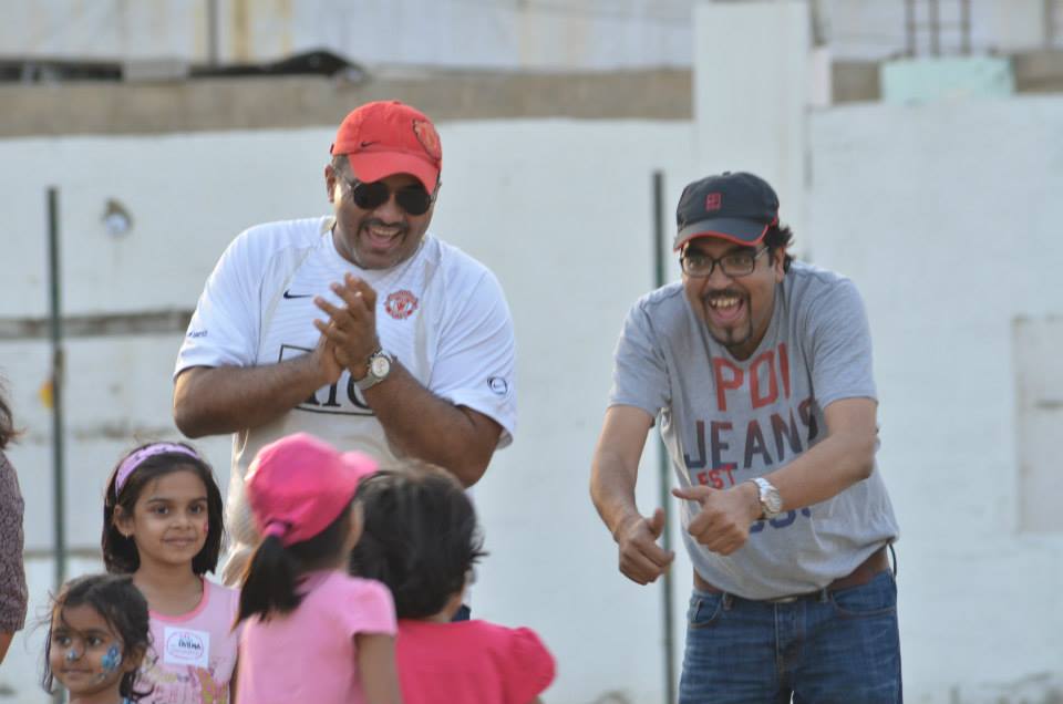 Proud papas cheer on their little girls at a GO GIRL Pakistan Daddy & Me clinic