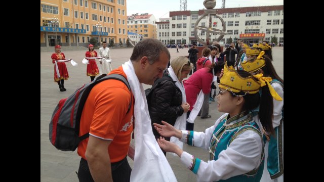 Chinese youth welcome the Sports Diplomacy grantee participants.