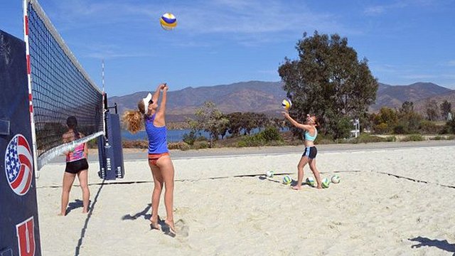 The Russian girls work on drills with their American peers.