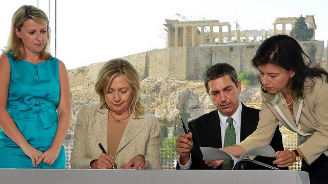 U.S. Secretary of State, Hillary Clinton, and Greek Minister of Foreign Affairs, Stavros Lambrinidis, signing the Memoranda of Understanding